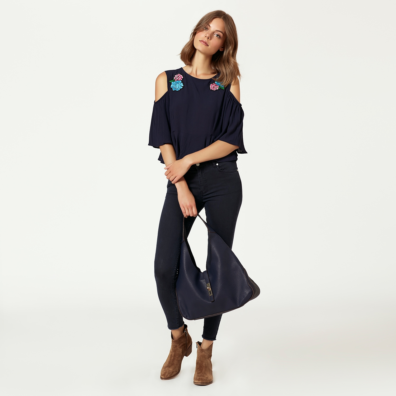 OMUZ DEKOLTELİ CASUAL BLUZ