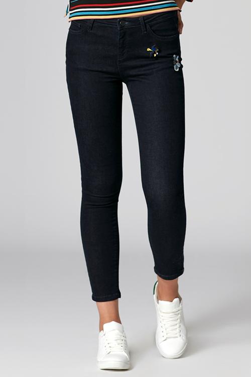  İŞLEMELİ JEAN PANTOLON