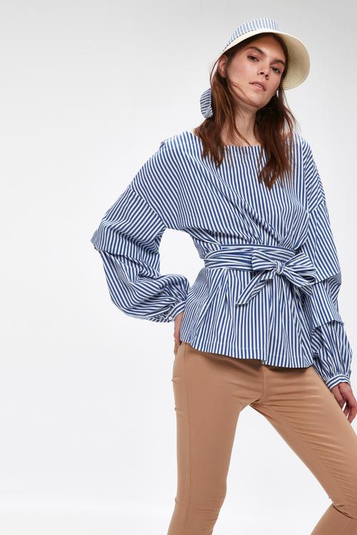  KOLLARI VOLANLI KUŞAKLI BLUZ