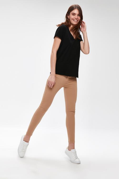  V YAKA KISA KOLLU T-SHIRT