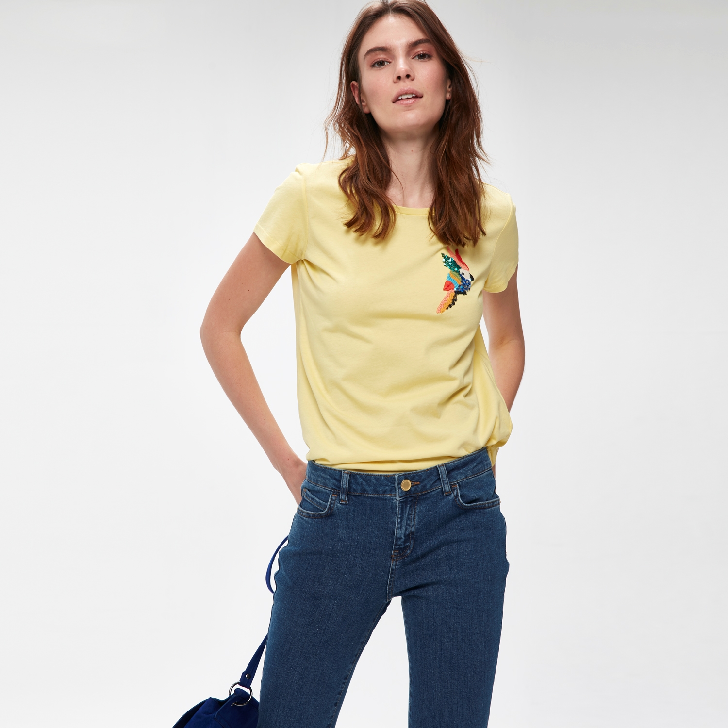 PULLU İŞLEMELİ T-SHIRT