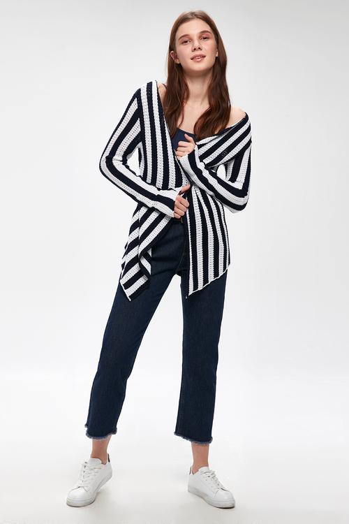  ÇİZGİLİ ÇİÇEKLİ HIRKA