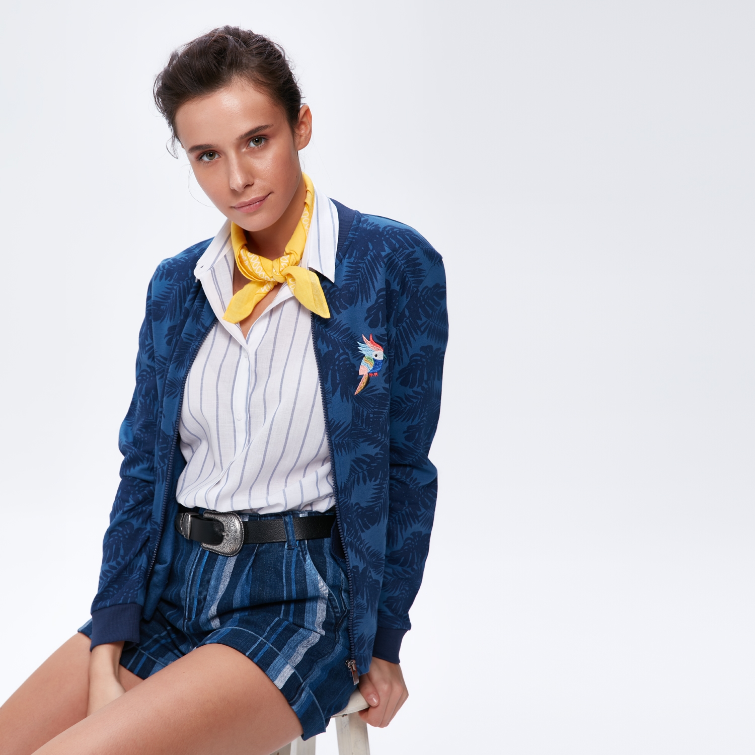 NAKIŞLI YAPRAK DESENLİ CEKET