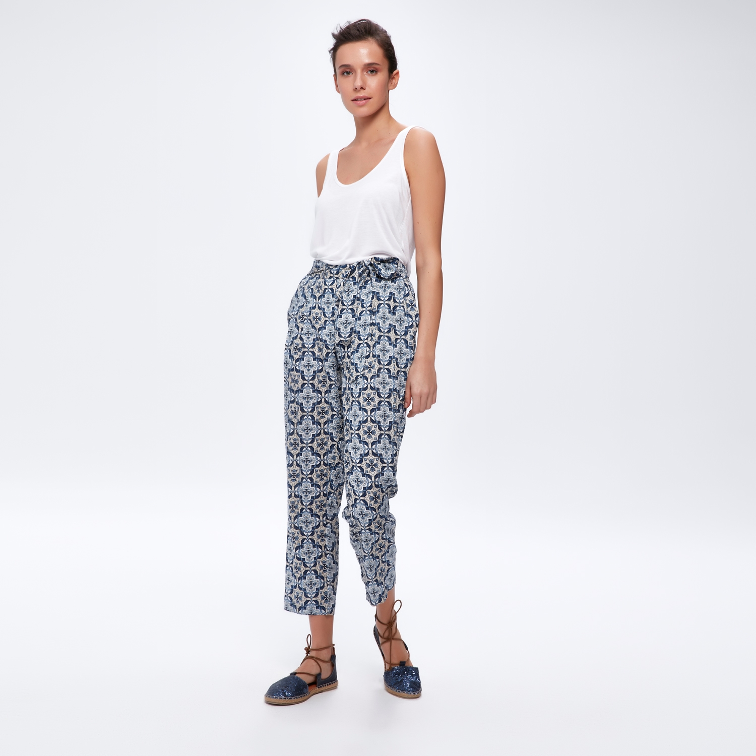 BELİ KUŞAKLI DESENLİ PANTOLON