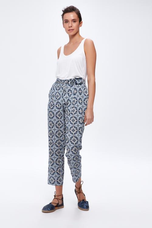  BELİ KUŞAKLI DESENLİ PANTOLON