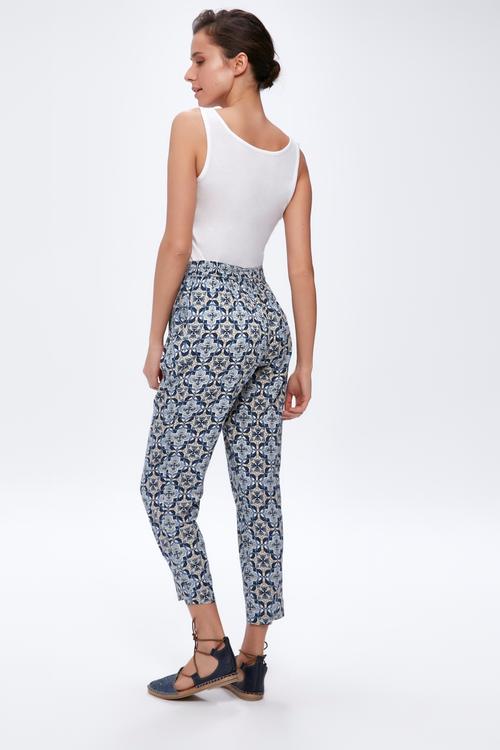  BELİ KUŞAKLI DESENLİ PANTOLON