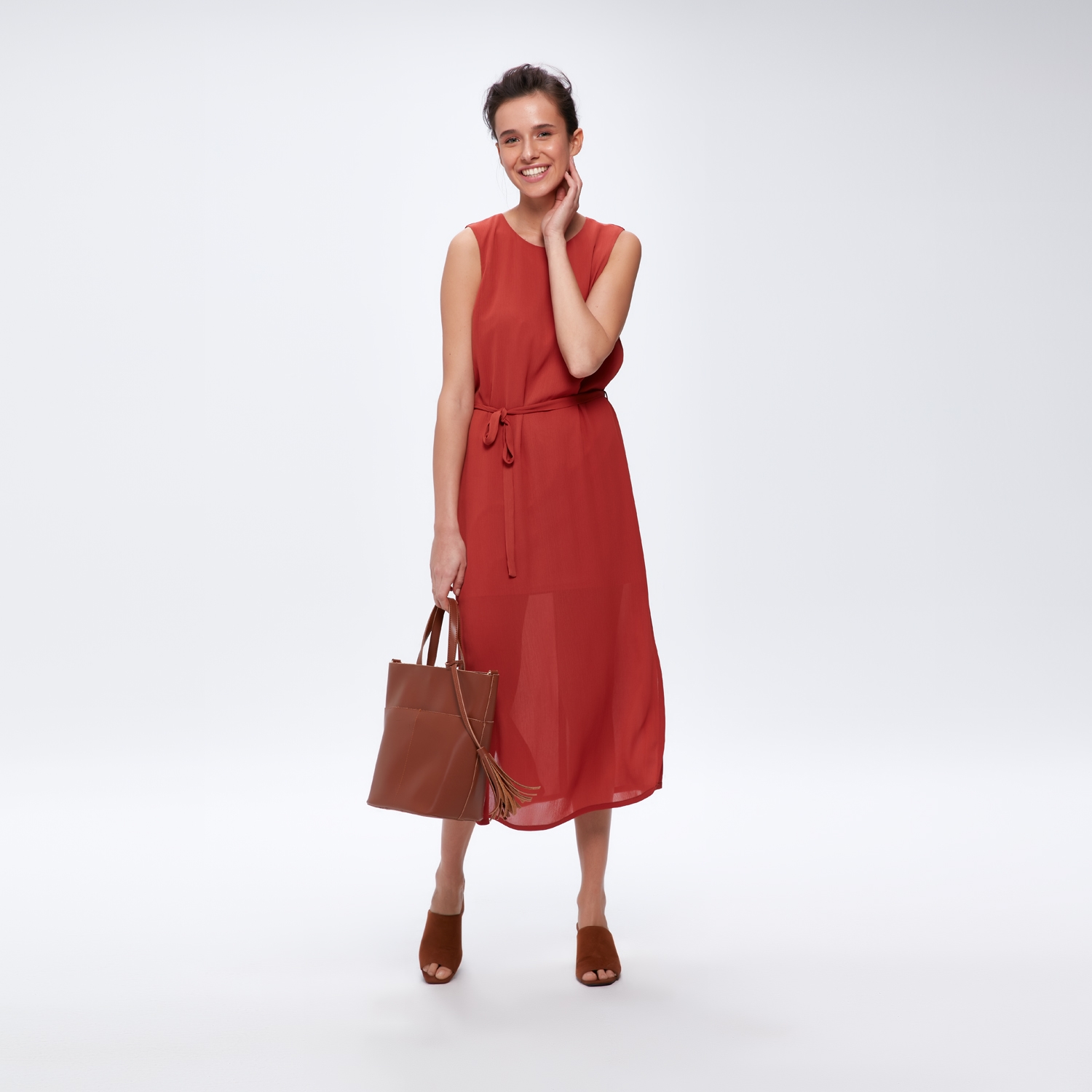 BELDEN İPLİ ELBİSE