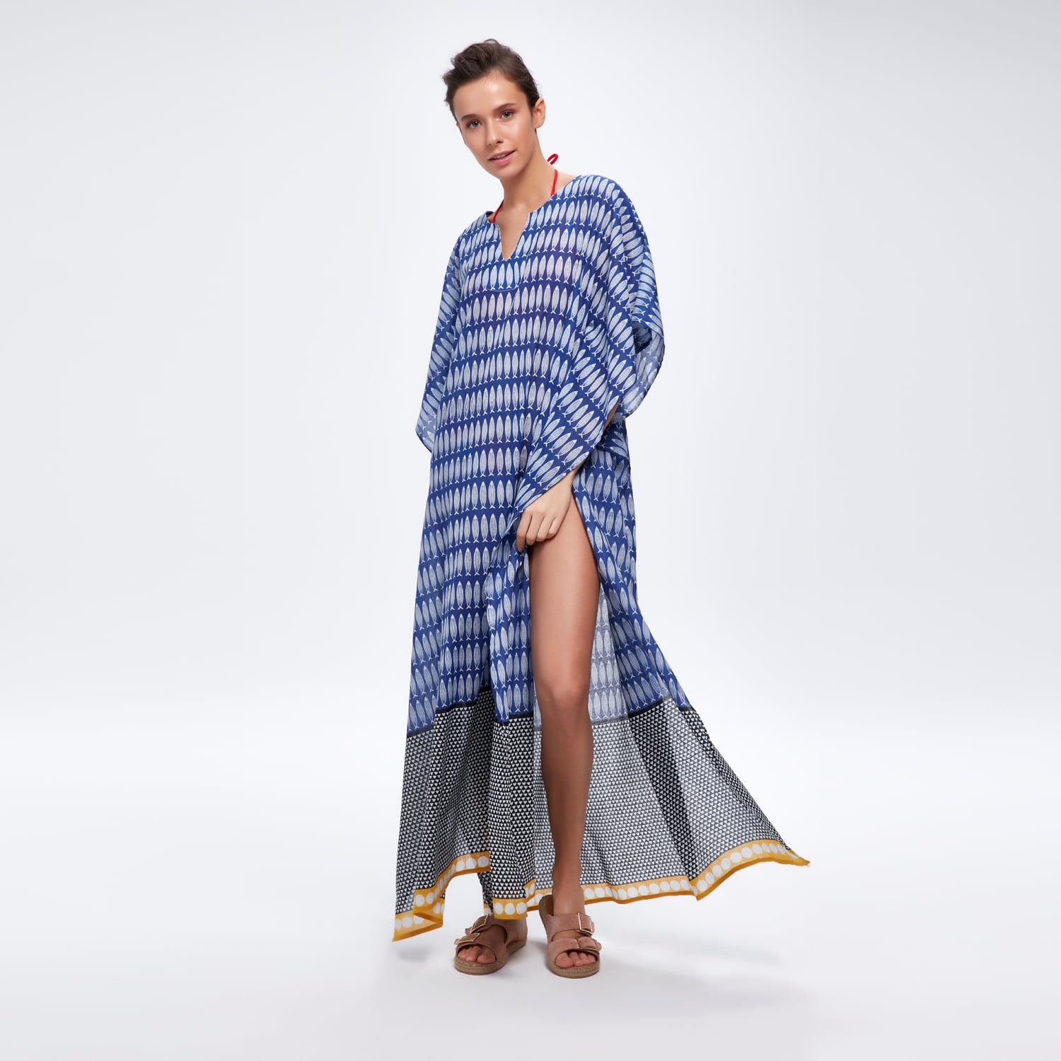 DÜŞÜK OMUZLU KUMSAL ELBİSESİ