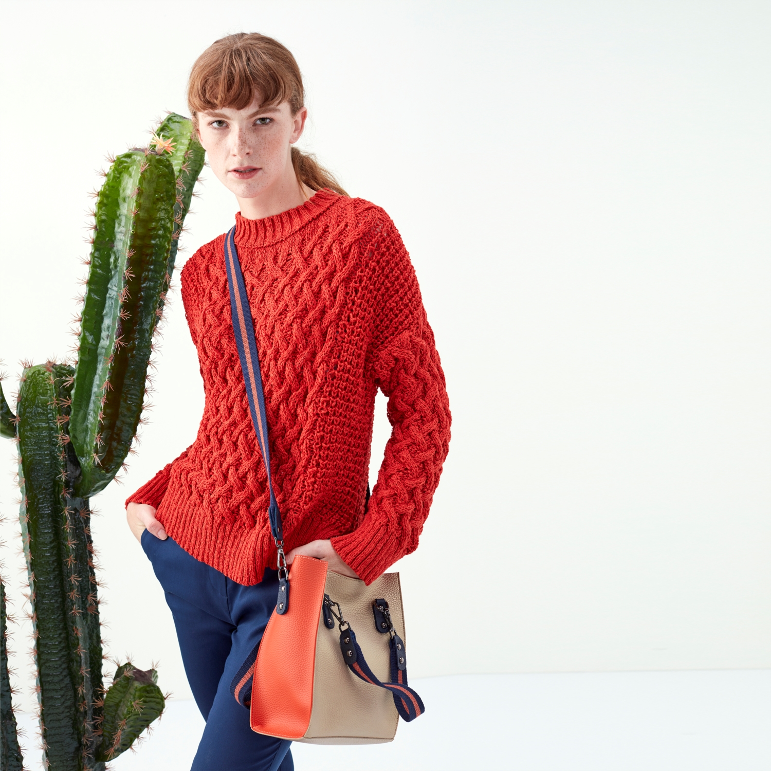 ÖRGÜ DESENLİ BİSİKLET YAKA TRİKO KAZAK