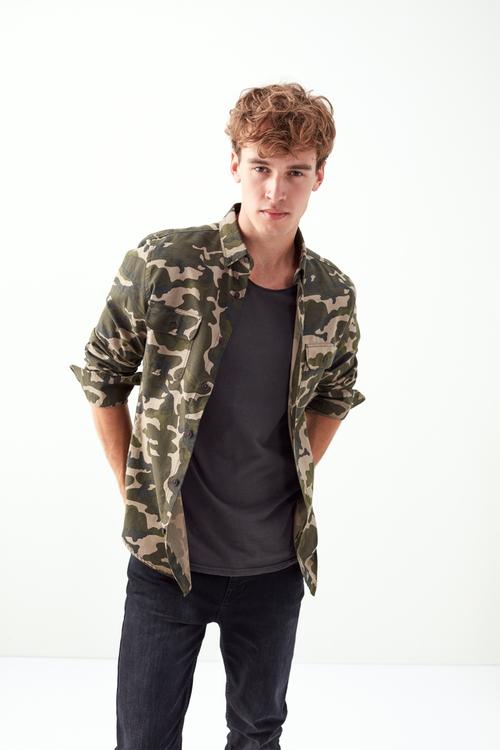  KAMUFLAJ DESENLİ REGULAR CASUAL GÖMLEK