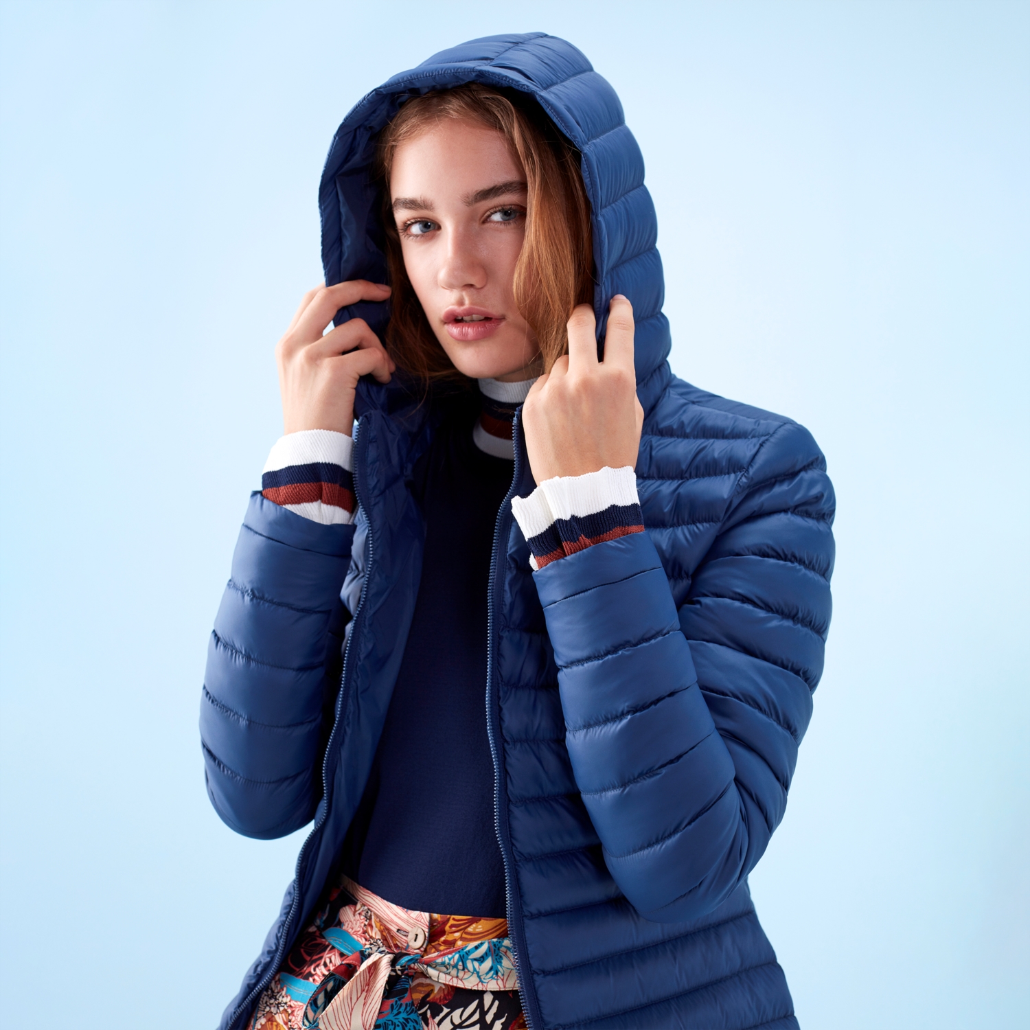 KAPÜŞONLU KISA ŞİŞME MONT