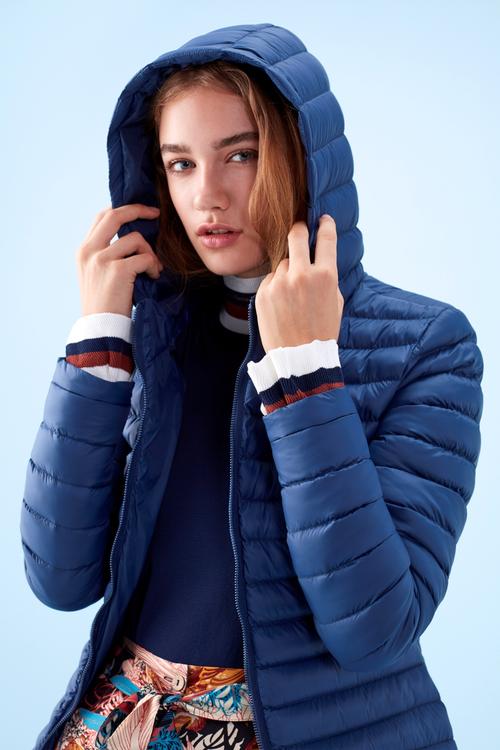  KAPÜŞONLU KISA ŞİŞME MONT