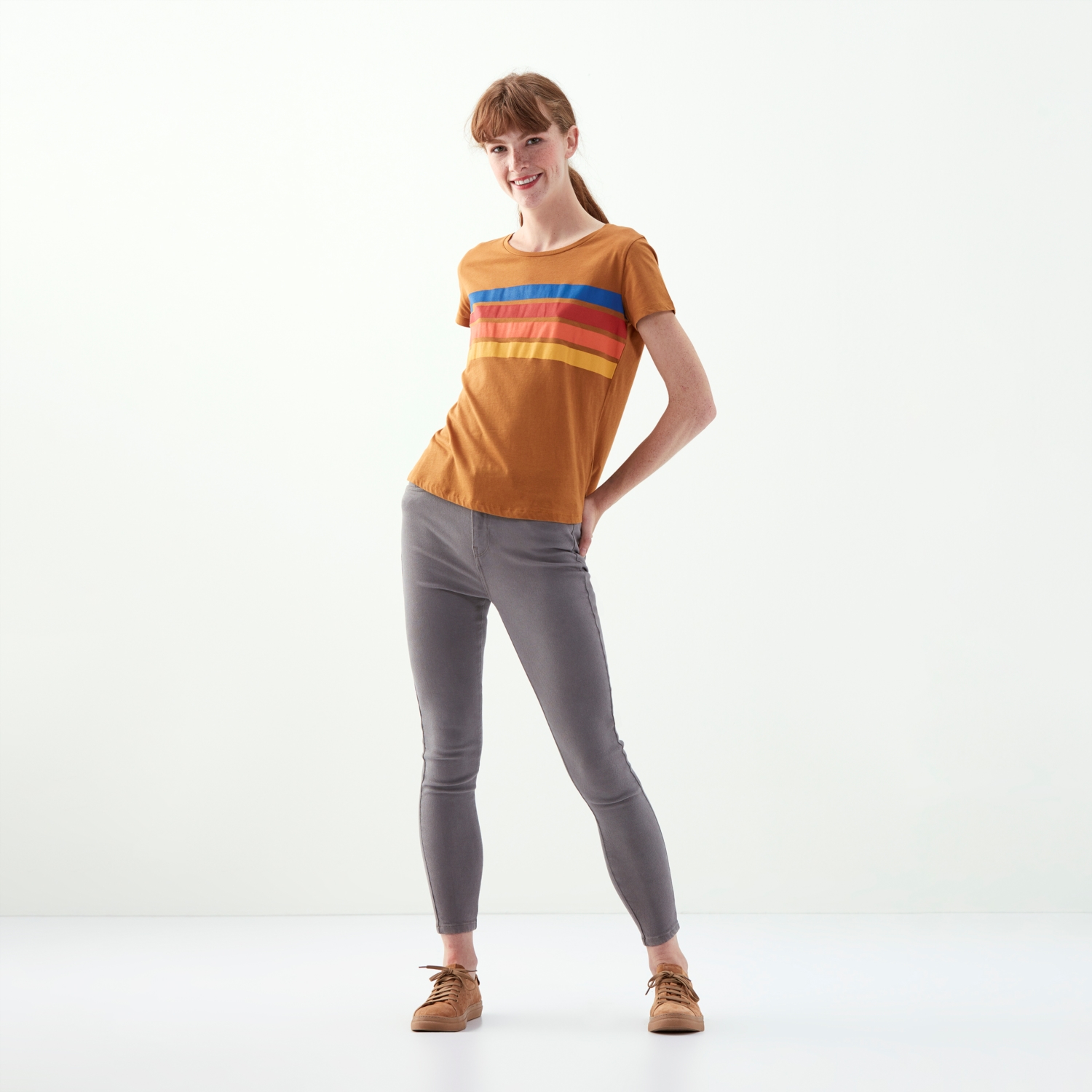 ÇİZGİ DETAYLI BİSİKLET YAKA KISA KOL T-SHİRT