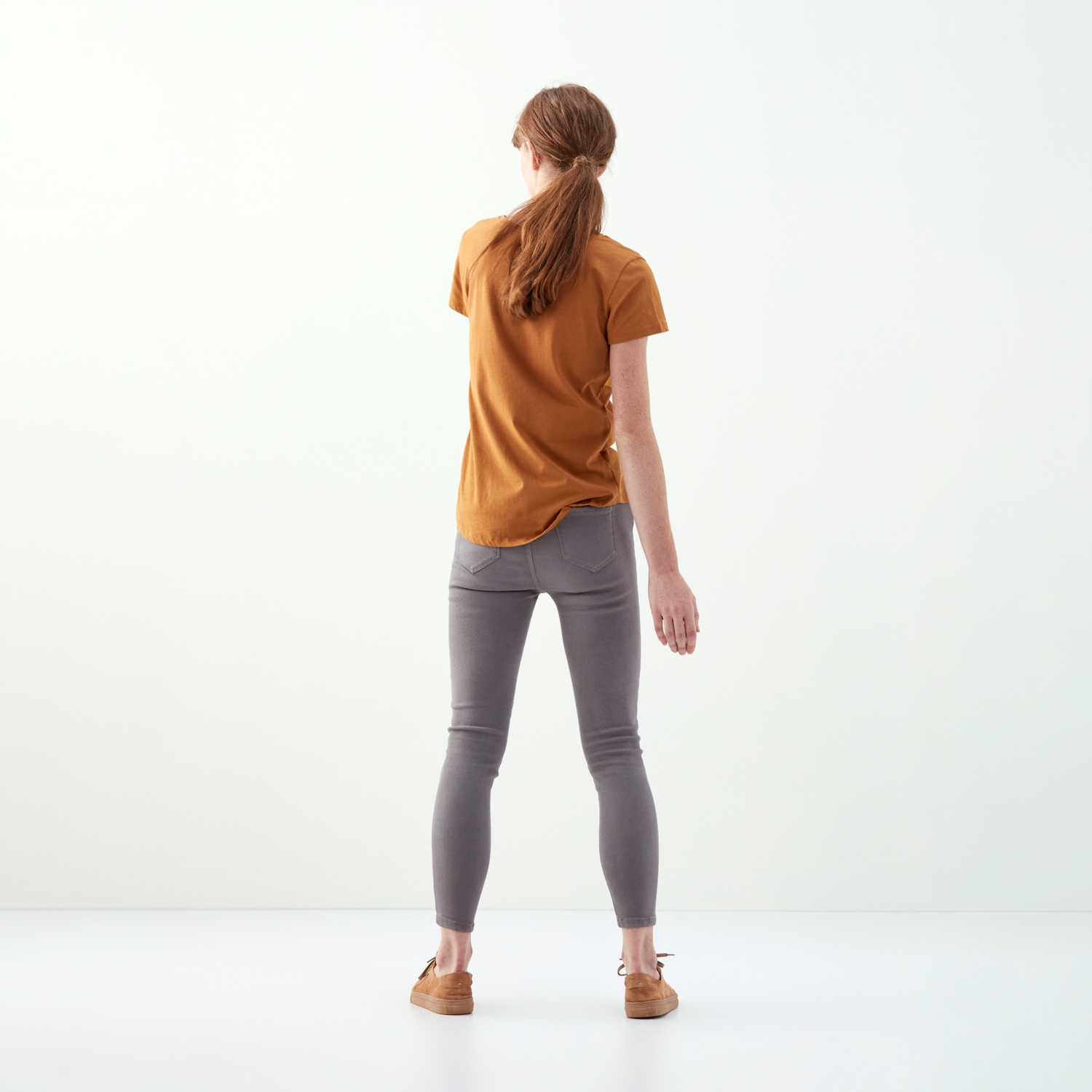 ÇİZGİ DETAYLI BİSİKLET YAKA KISA KOL T-SHİRT