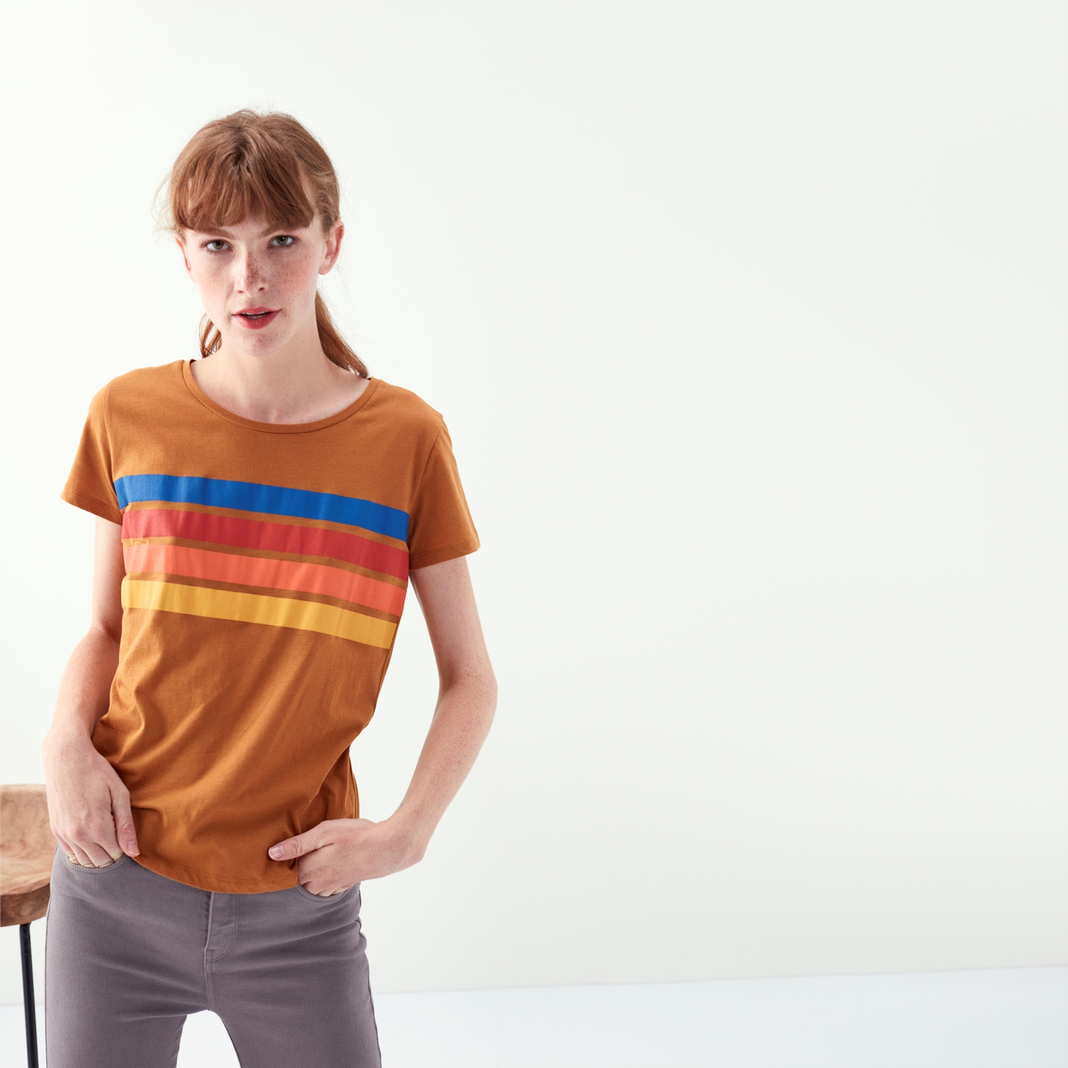 ÇİZGİ DETAYLI BİSİKLET YAKA KISA KOL T-SHİRT