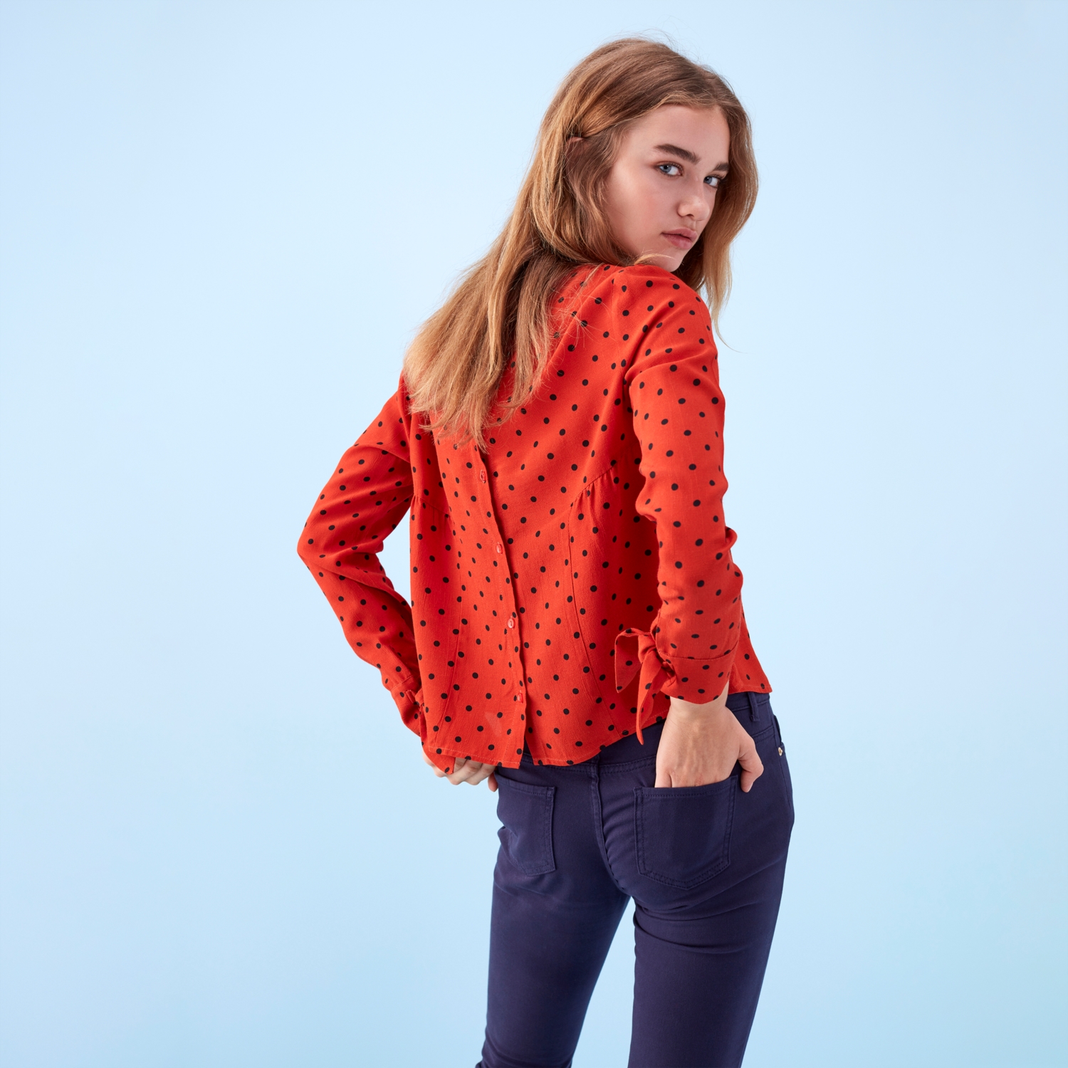 PAÇA İŞLEMELİ CROPPED JEAN PANTOLON