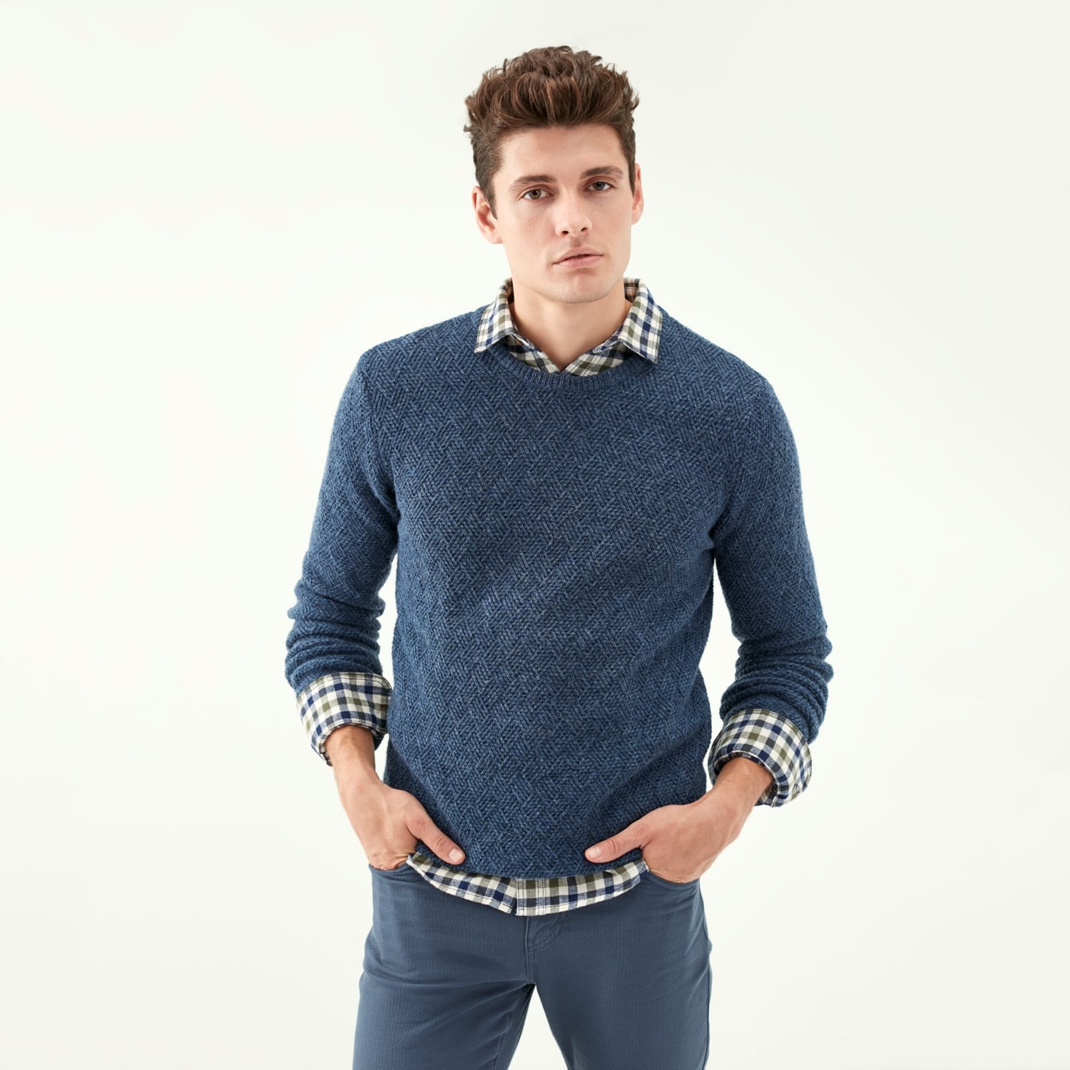 ÖRGÜ DESENLİ YUVARLAK YAKA KAZAK