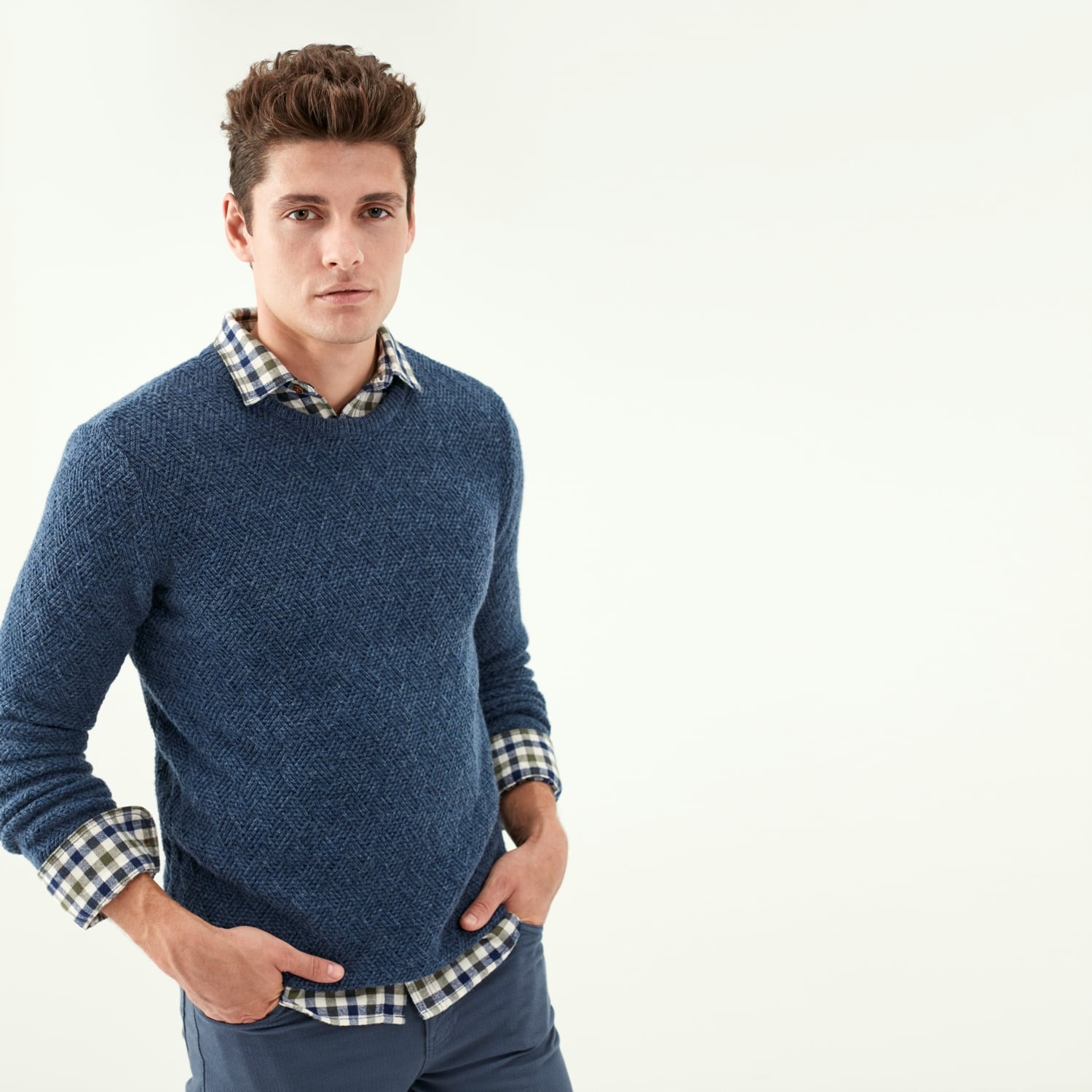 ÖRGÜ DESENLİ YUVARLAK YAKA KAZAK