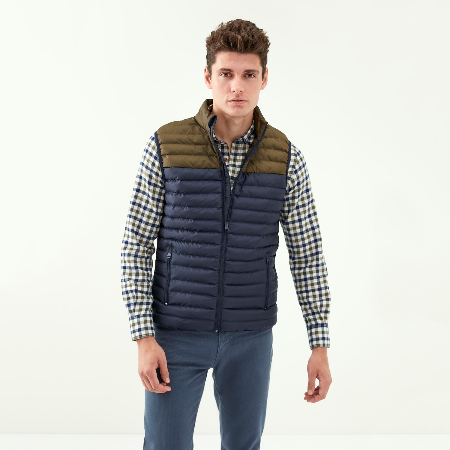 İKİ RENKLİ KAPİTONELİ ŞİŞME YELEK