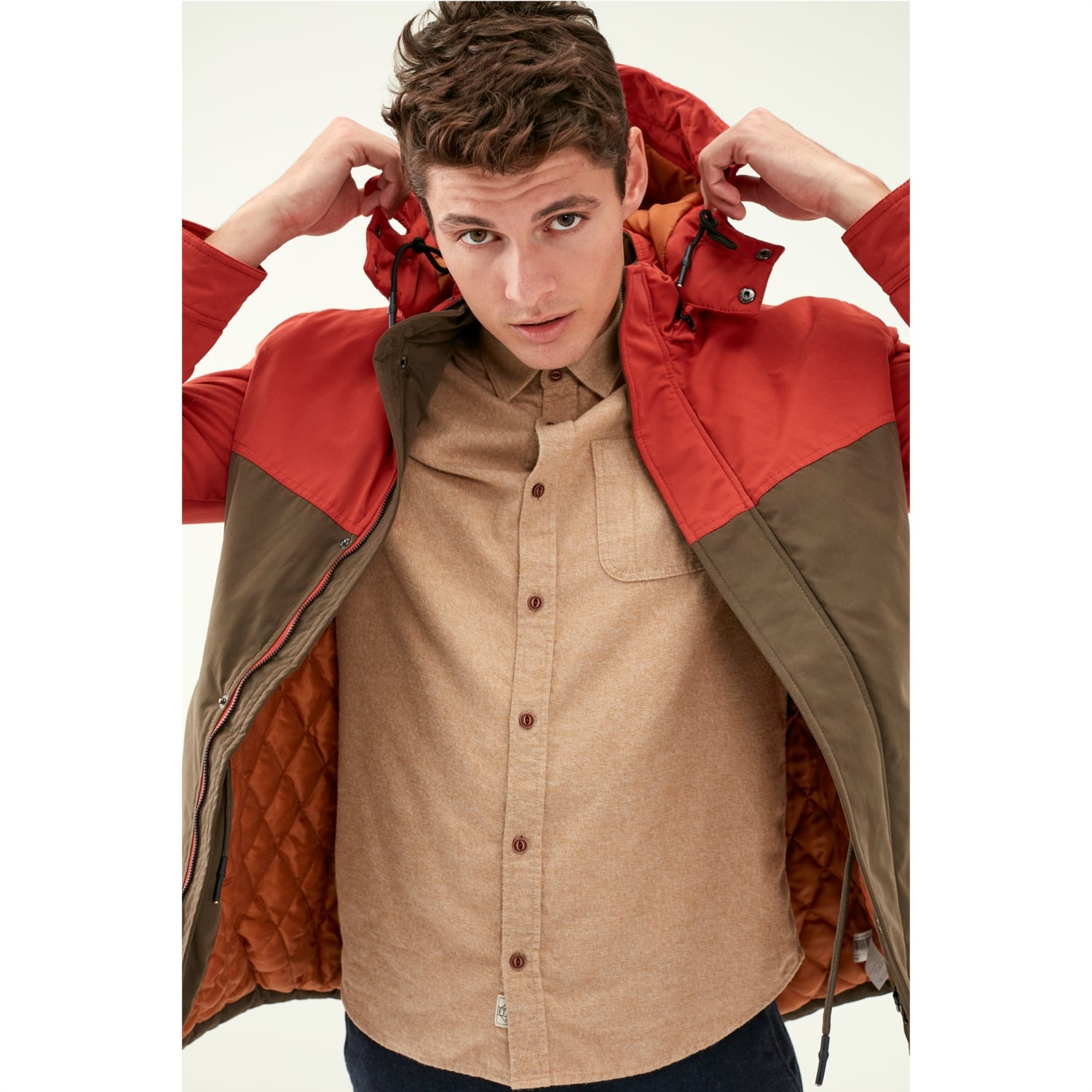 İKİ RENKLİ KAPÜŞONLU UZUN PARKA