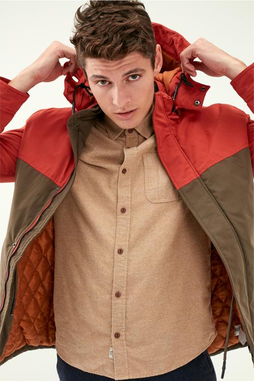  İKİ RENKLİ KAPÜŞONLU UZUN PARKA