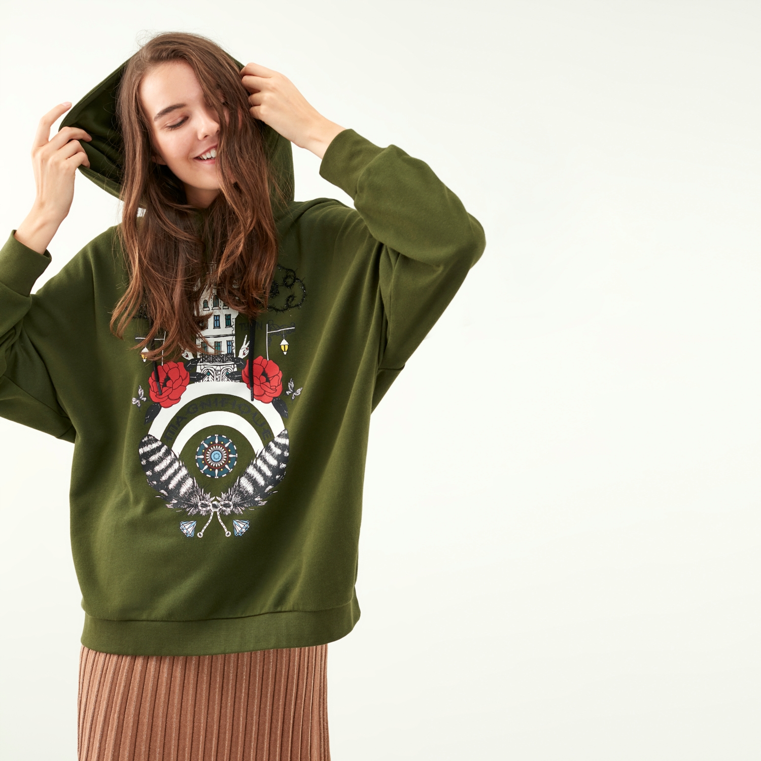 BASKILI KAPÜŞONLU ÖRME SWEATSHIRT