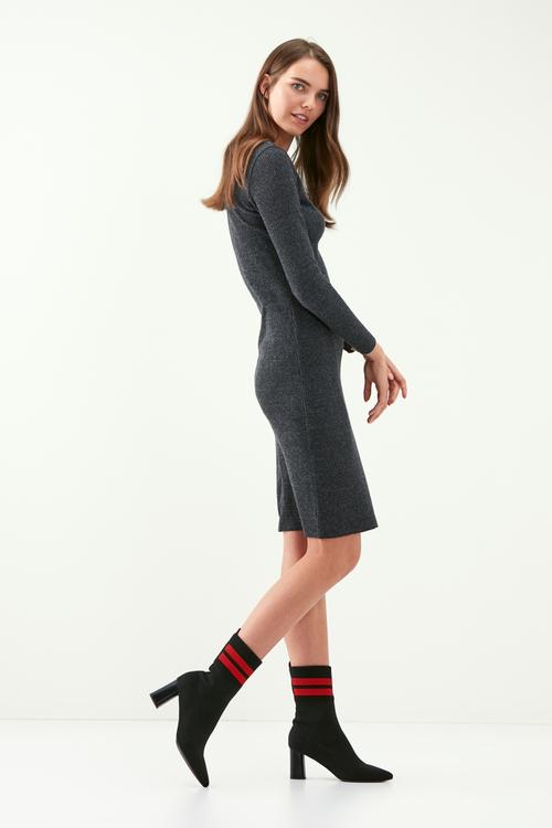  DAR KESİM MİDİ BOY ELBİSE