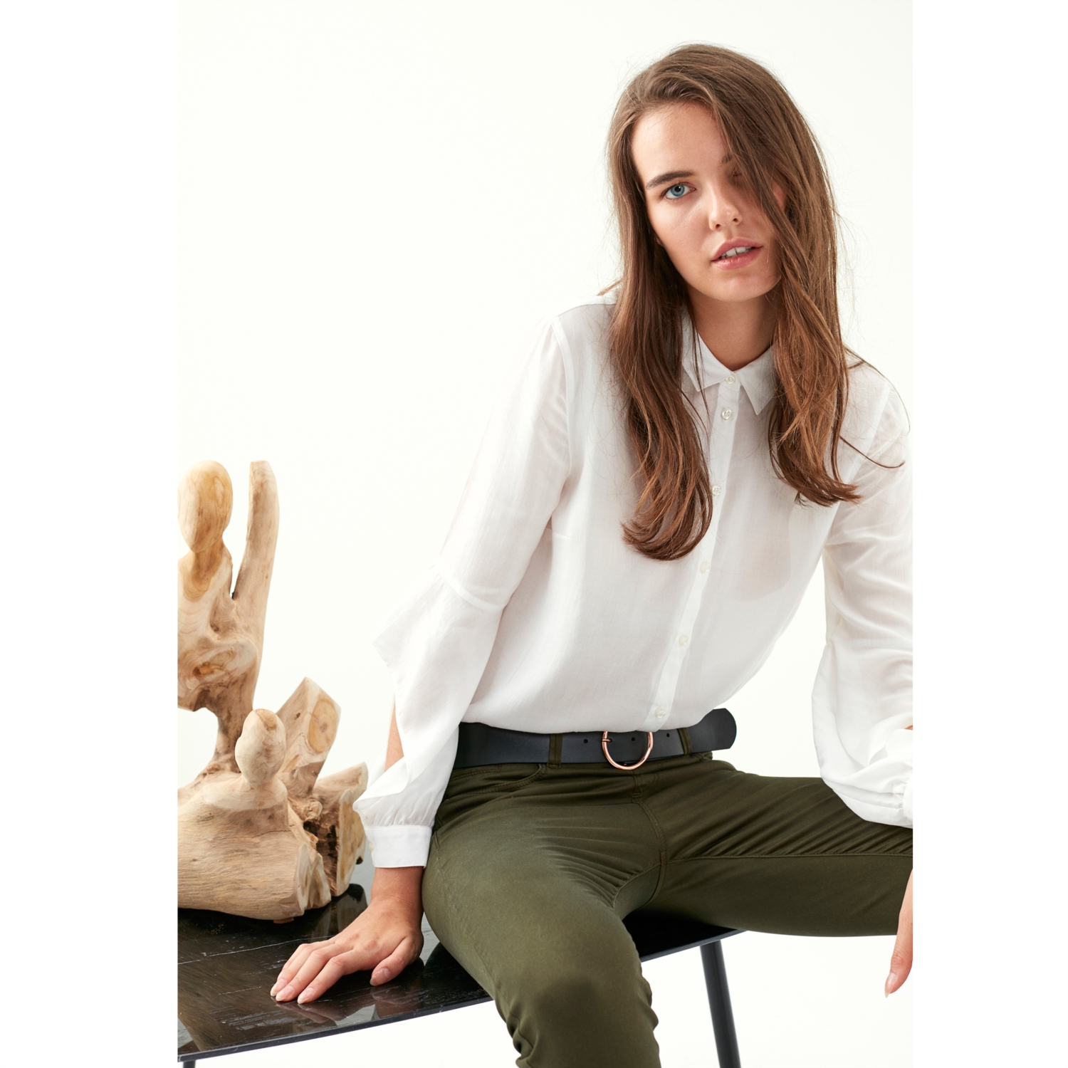 KOL DETAYLI BEYAZ REGULAR GÖMLEK