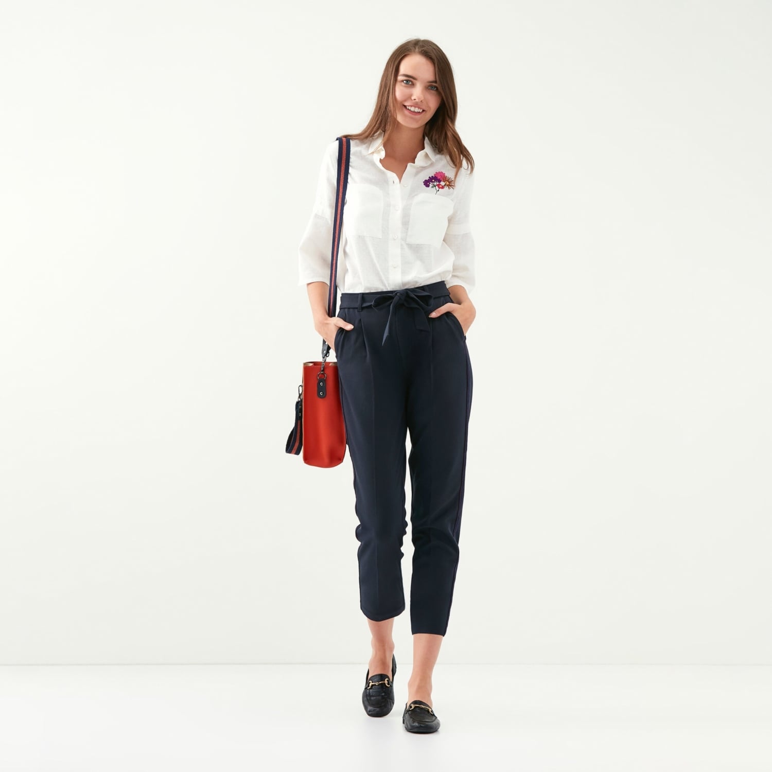 CEP DETAYLI NAKIŞLI GÖMLEK