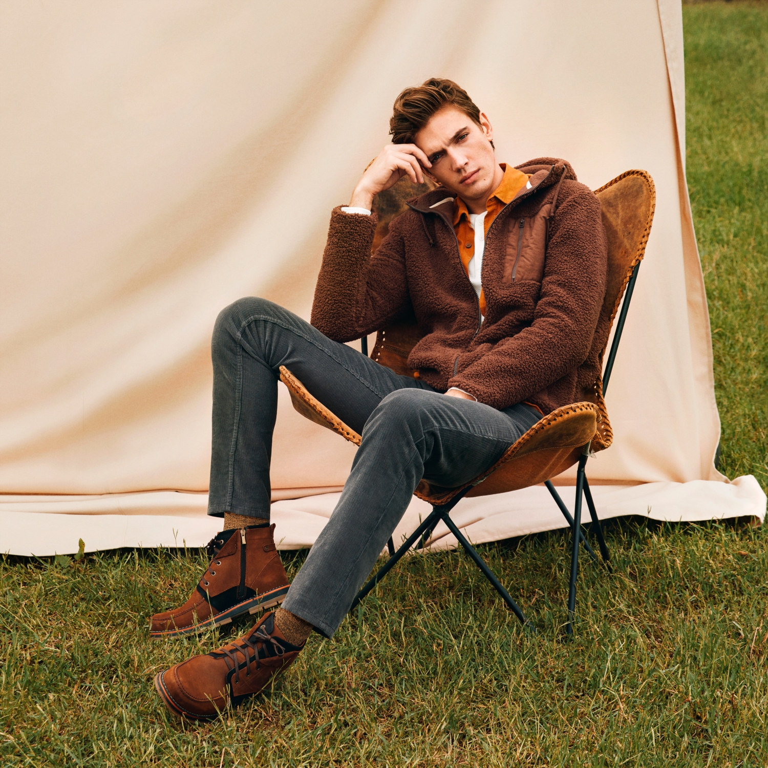 KAPÜŞONLU SWEATSHIRT