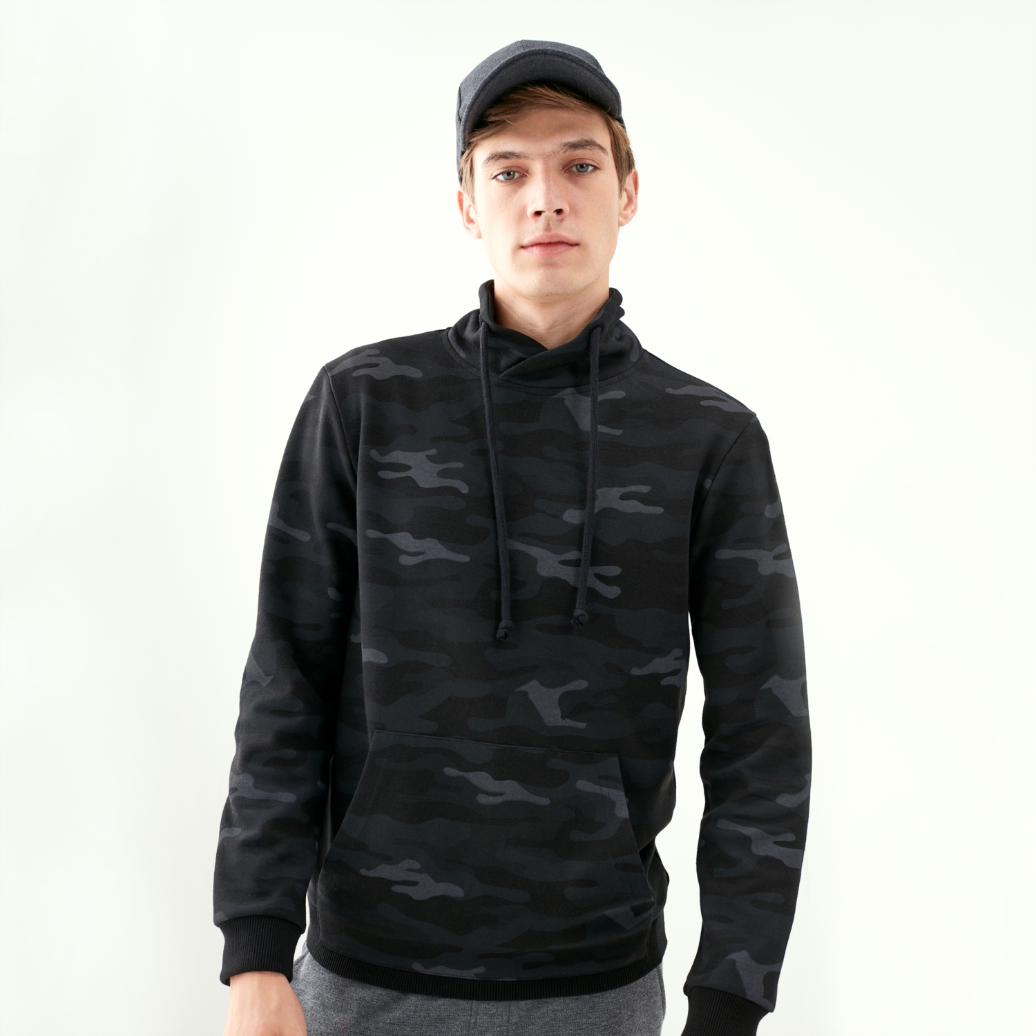 KAMUFLAJ DESENLİ DİK YAKA SWEATSHIRT