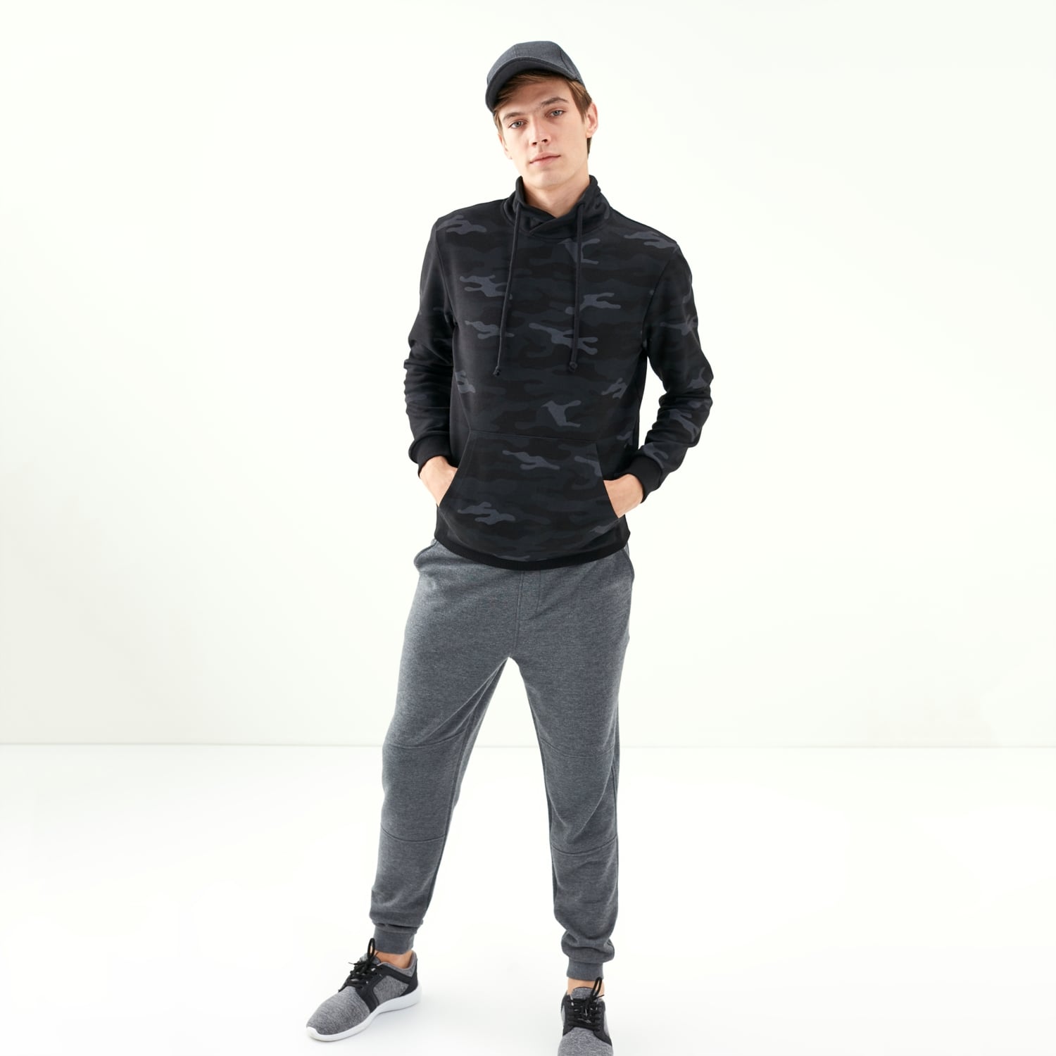 KAMUFLAJ DESENLİ DİK YAKA SWEATSHIRT