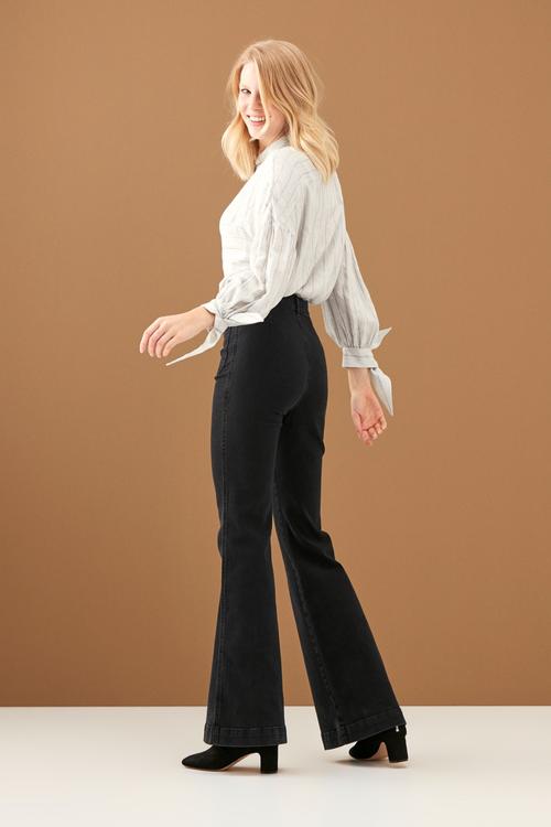  CEP DETAYLI İSPANYOL PAÇA JEAN PANTOLON