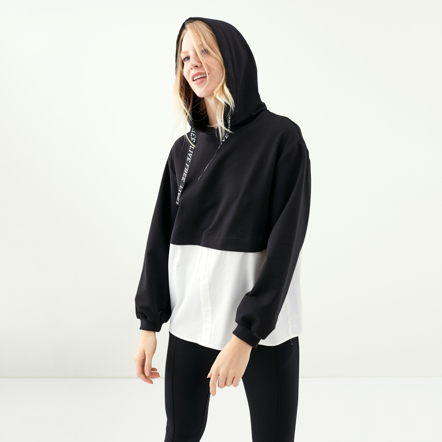 YAZILI İP DETAYLI ÖRME KAPÜŞONLU SWEATSHIRT