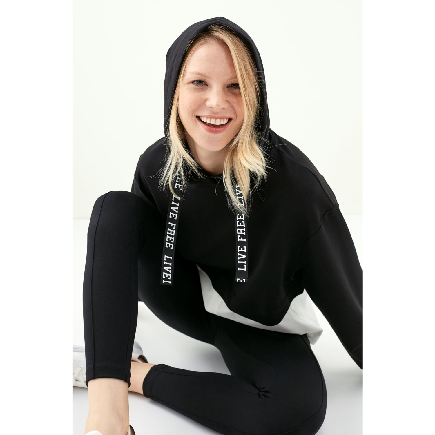 YAZILI İP DETAYLI ÖRME KAPÜŞONLU SWEATSHIRT