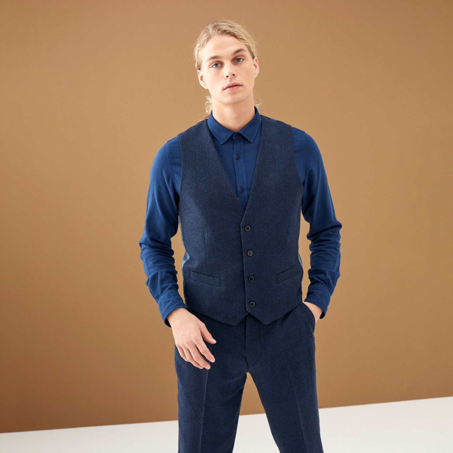 DÜĞMELİ YÜN YELEK