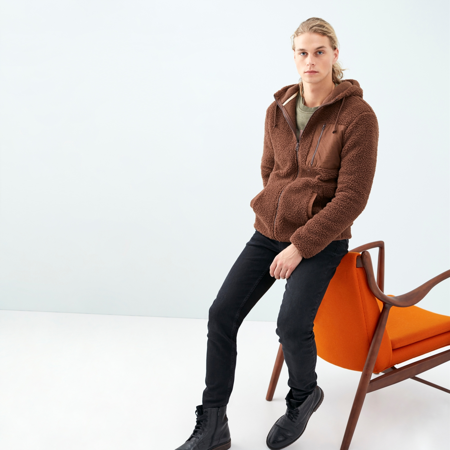 KAPÜŞONLU SWEATSHIRT