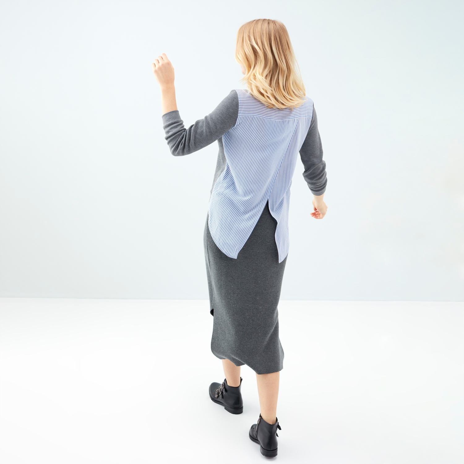 ARKASI YIRTMAÇLI BİSİKLET YAKA BLUZ