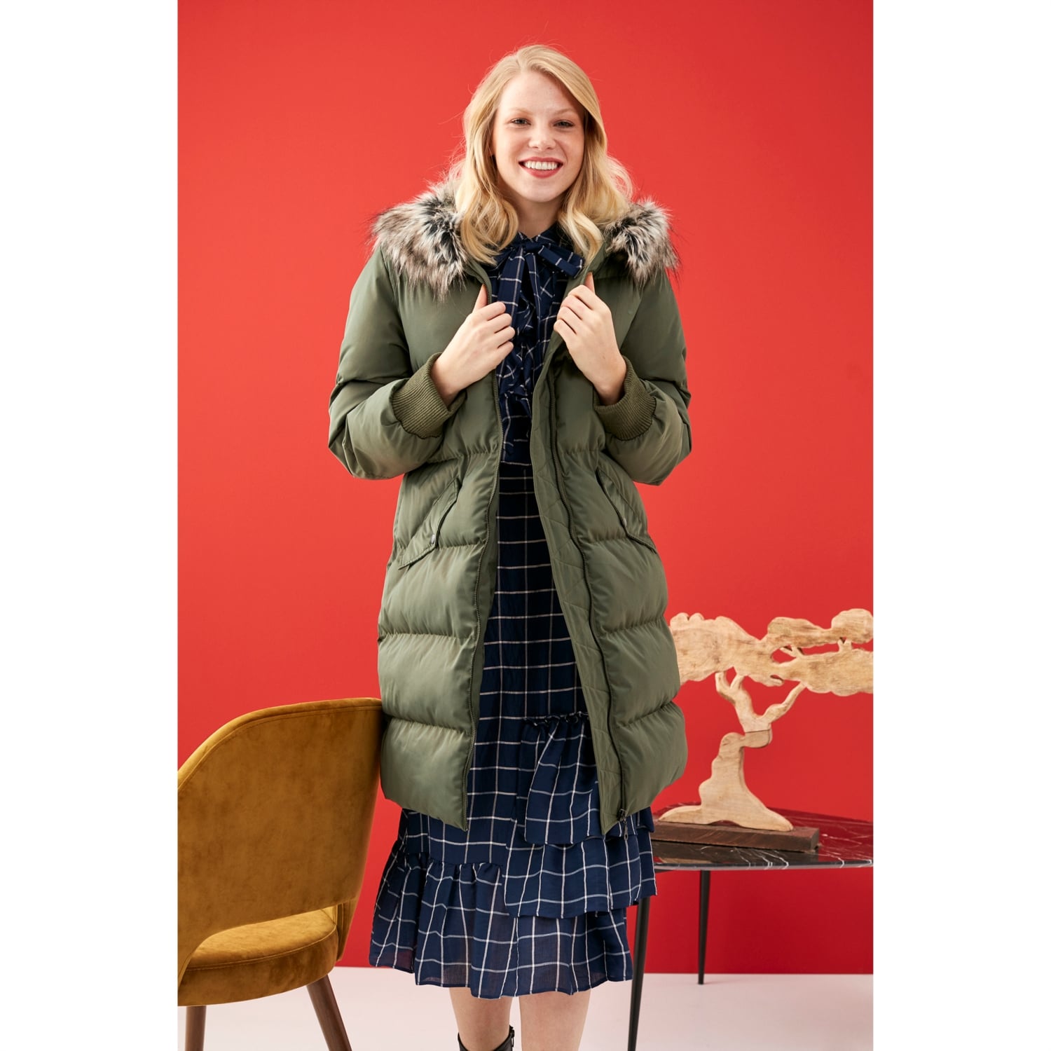 KÜRK DETAYLI KAPÜŞONLU ŞİŞME MONT