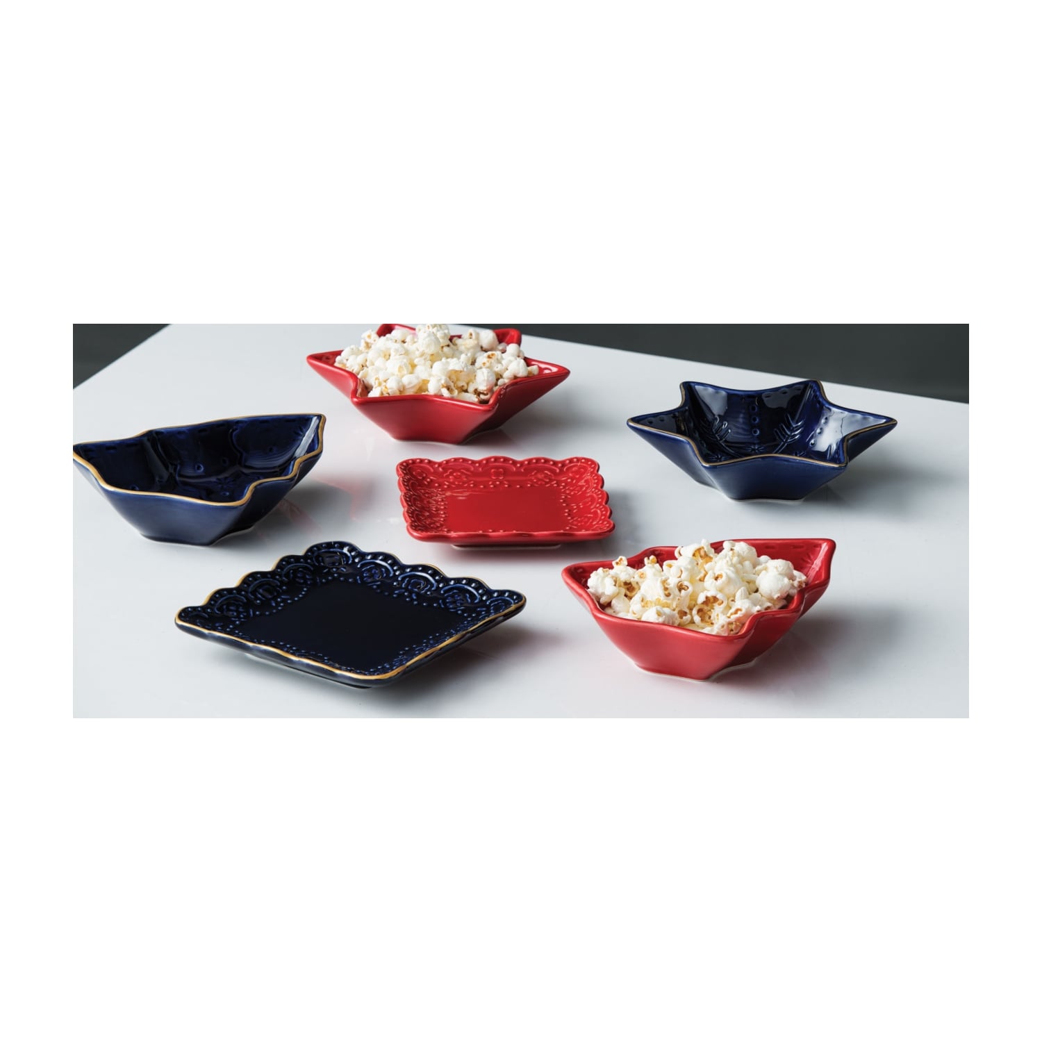 WINTER KARE TATLI TABAĞI KIRMIZI 13 CM