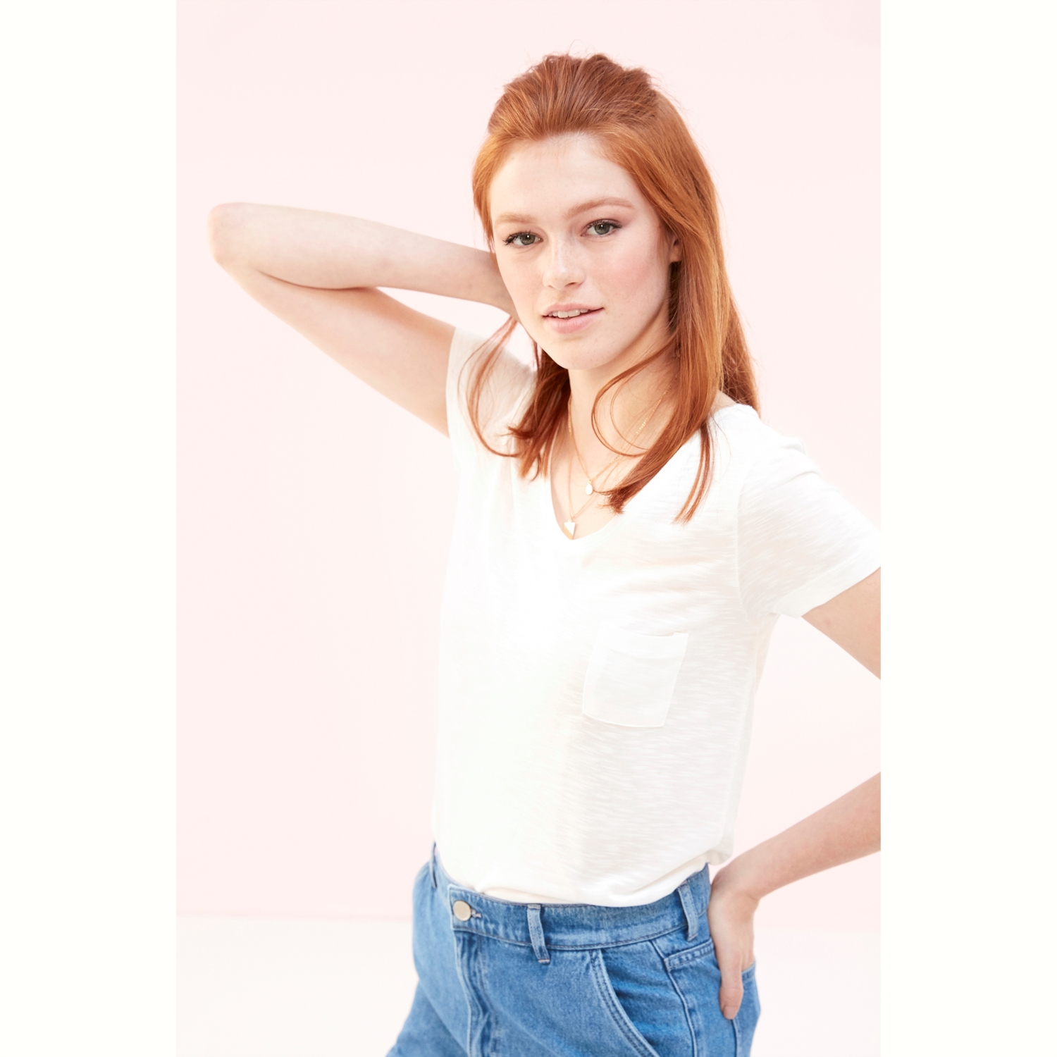 V YAKA T-SHIRT