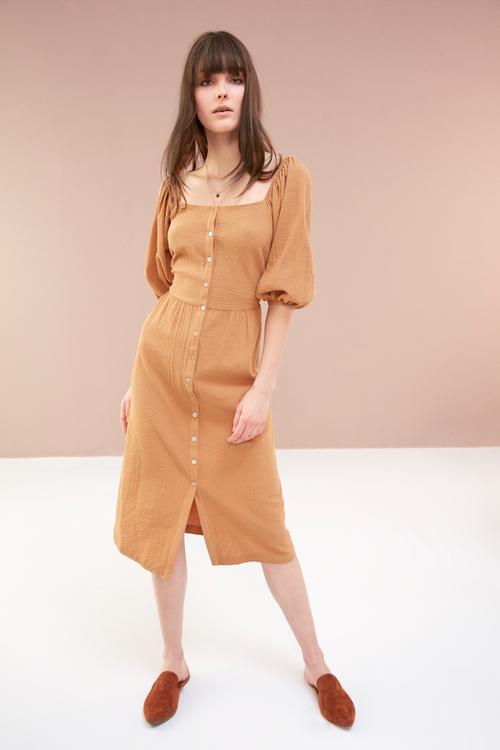  KAYIK YAKA DÜĞMELİ MİDİ BOY ELBİSE