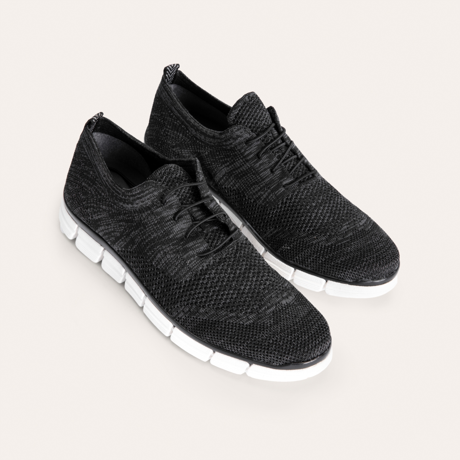 BAĞCIK DETAYLI SPOR AYAKKABI