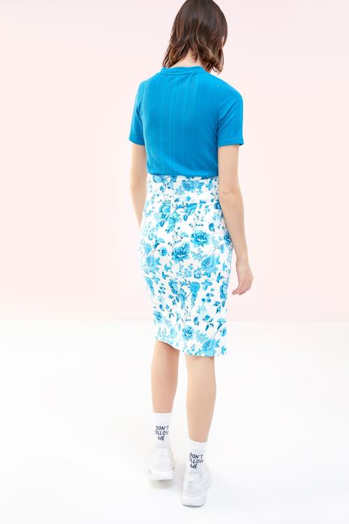  DÜĞME DETAYLI V YAKA KISA KOL T-SHIRT