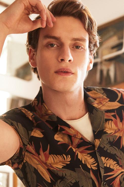  YAPRAK DESENLİ VİSKOZ REGULAR GÖMLEK