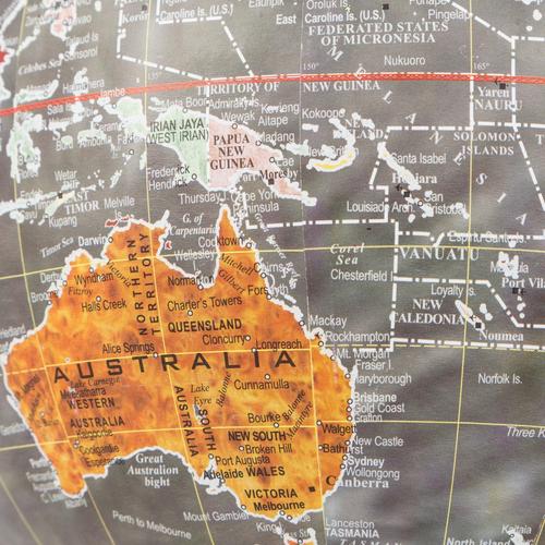  DEKORATİF DÜNYA KÜRE 21CM RENKLİ