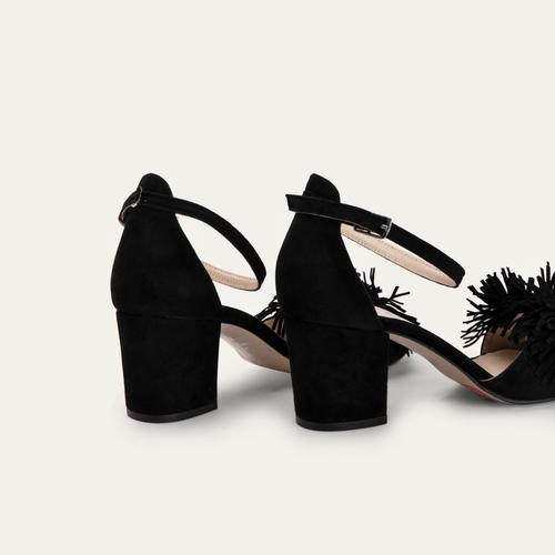  BİLEKTEN BAĞLAMALI PÜSKÜLLÜ TOPUKLU AYAKKABI