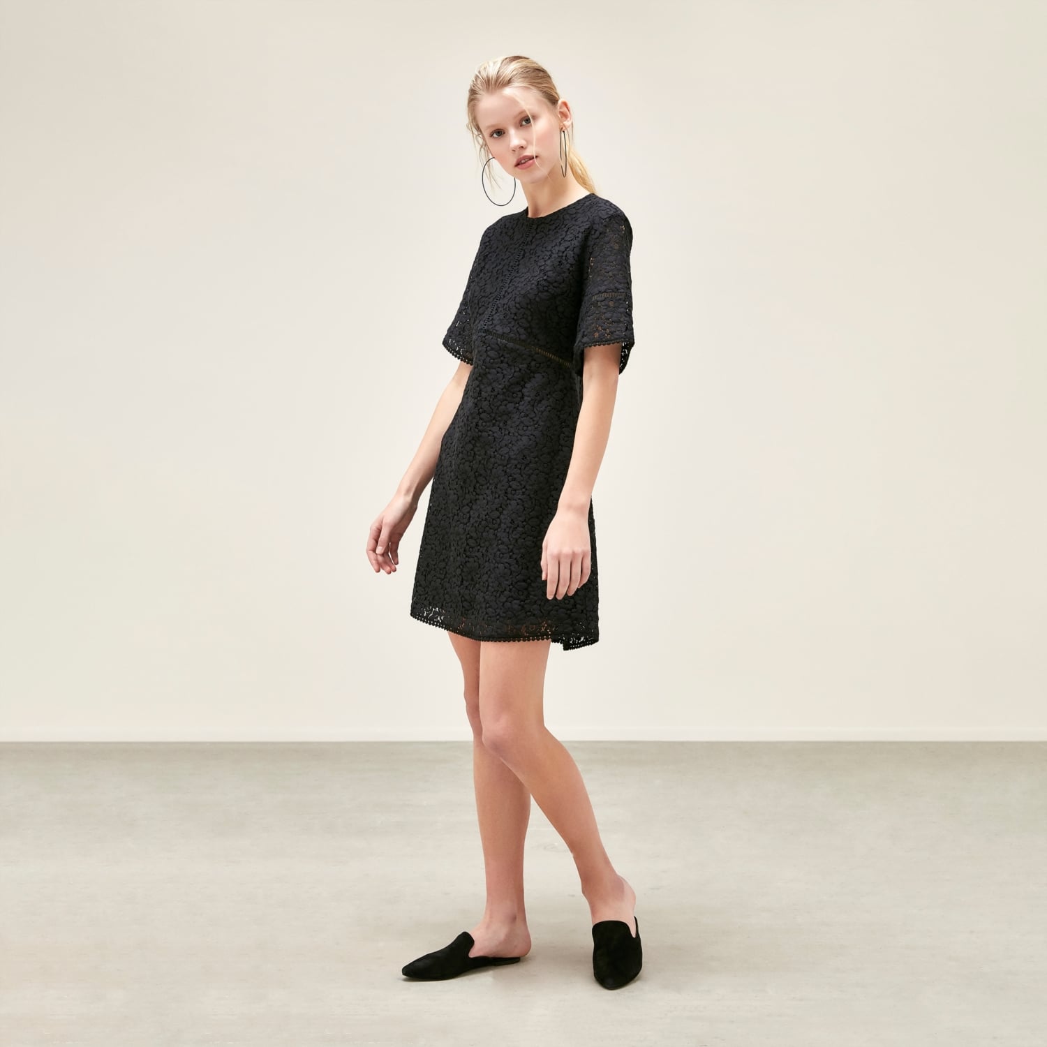 DANTEL DETAYLI A FORM ELBİSE