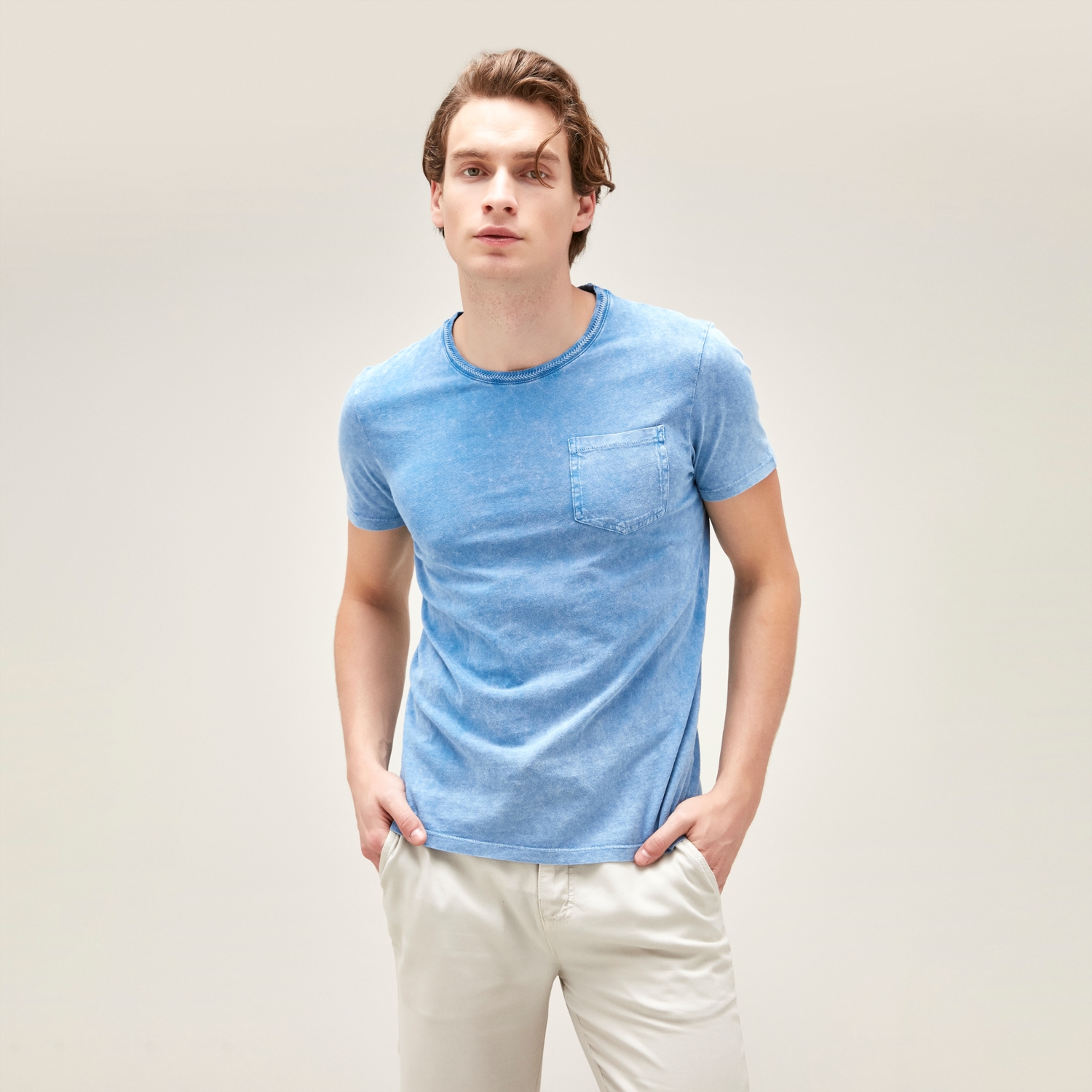 CEP DETAYLI BİSİKLET YAKA PAMUKLU KISA KOL T-SHIRT