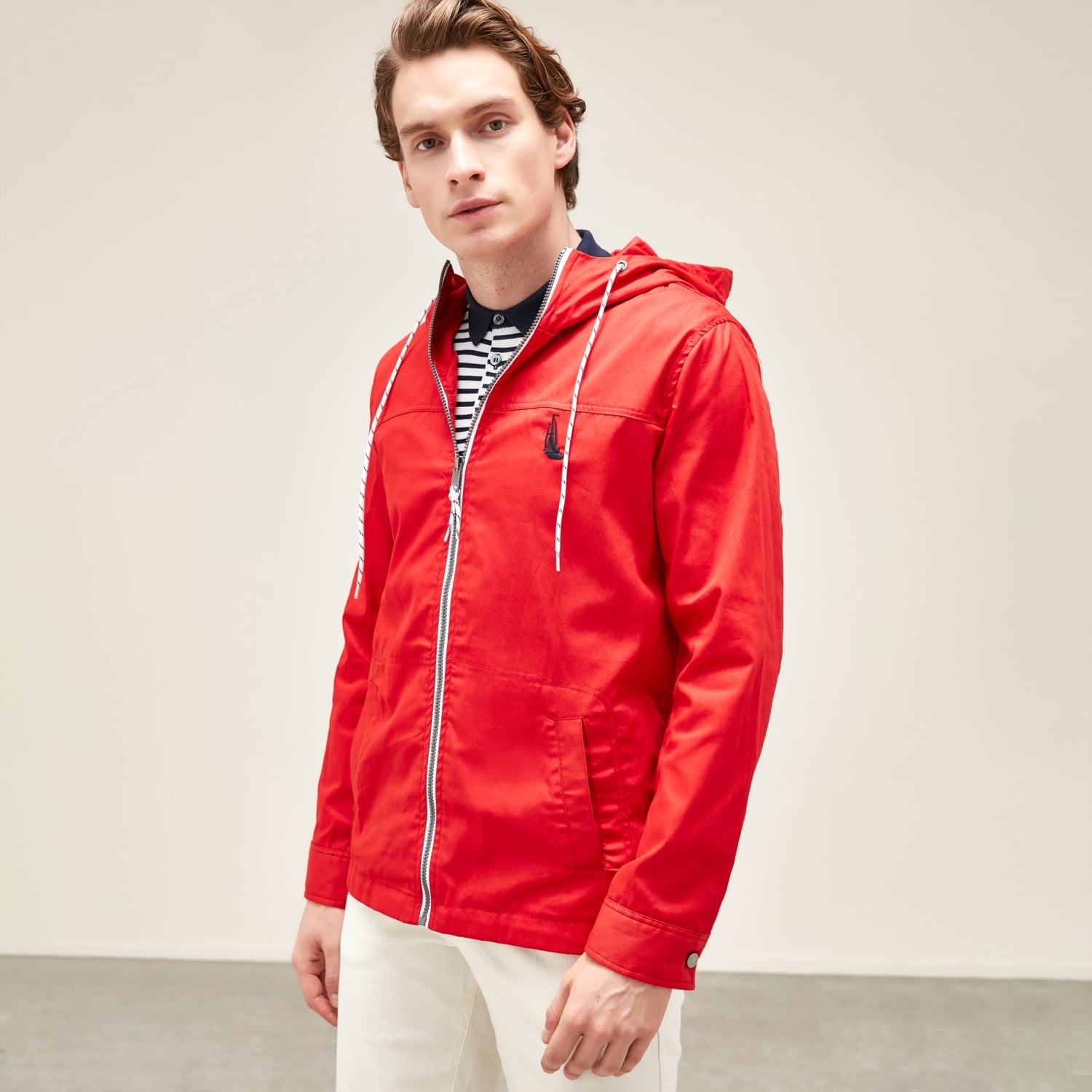 İP DETAYLI KAPÜŞONLU İNCE PAMUKLU YAĞMURLUK